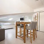 Aqua E Legno, Mansarda Sul Mare
