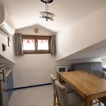 Aqua E Legno Appartamento