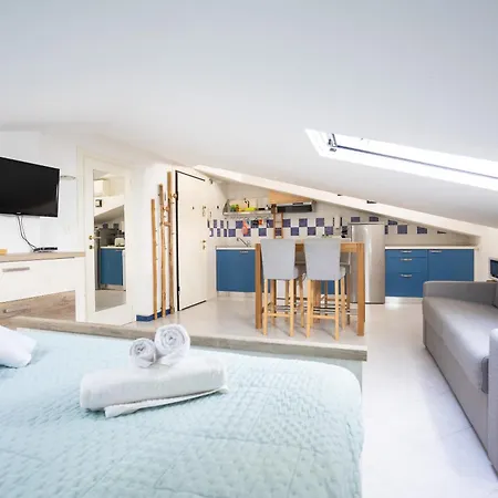 Aqua E Legno Apartment